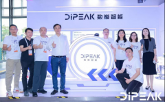 当业界仍正在大模子参数规模和对话流利度上竞